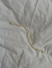 Load image into Gallery viewer, The Daisy Bracelet