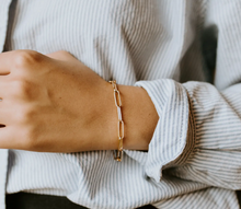 Load image into Gallery viewer, Chunky Paperclip Chain Bracelet