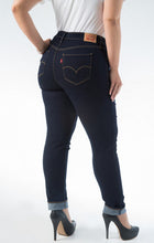 Load image into Gallery viewer, Levi's® 311 Shaping Skinny