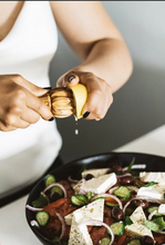 Load image into Gallery viewer, Olivewood Citrus Press