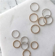 Load image into Gallery viewer, Sleeper Hoop Earrings