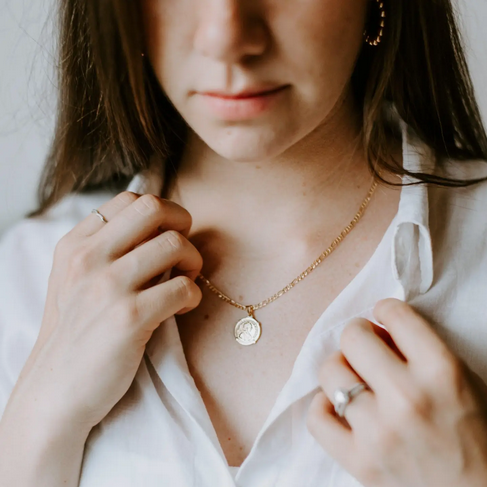 Vintage coin gold filled necklace figaro chain.