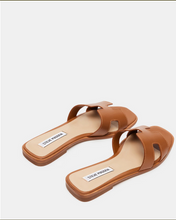 Load image into Gallery viewer, Steve Madden Haydyn Slide
