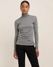 Load image into Gallery viewer, Eva Turtle Neck
