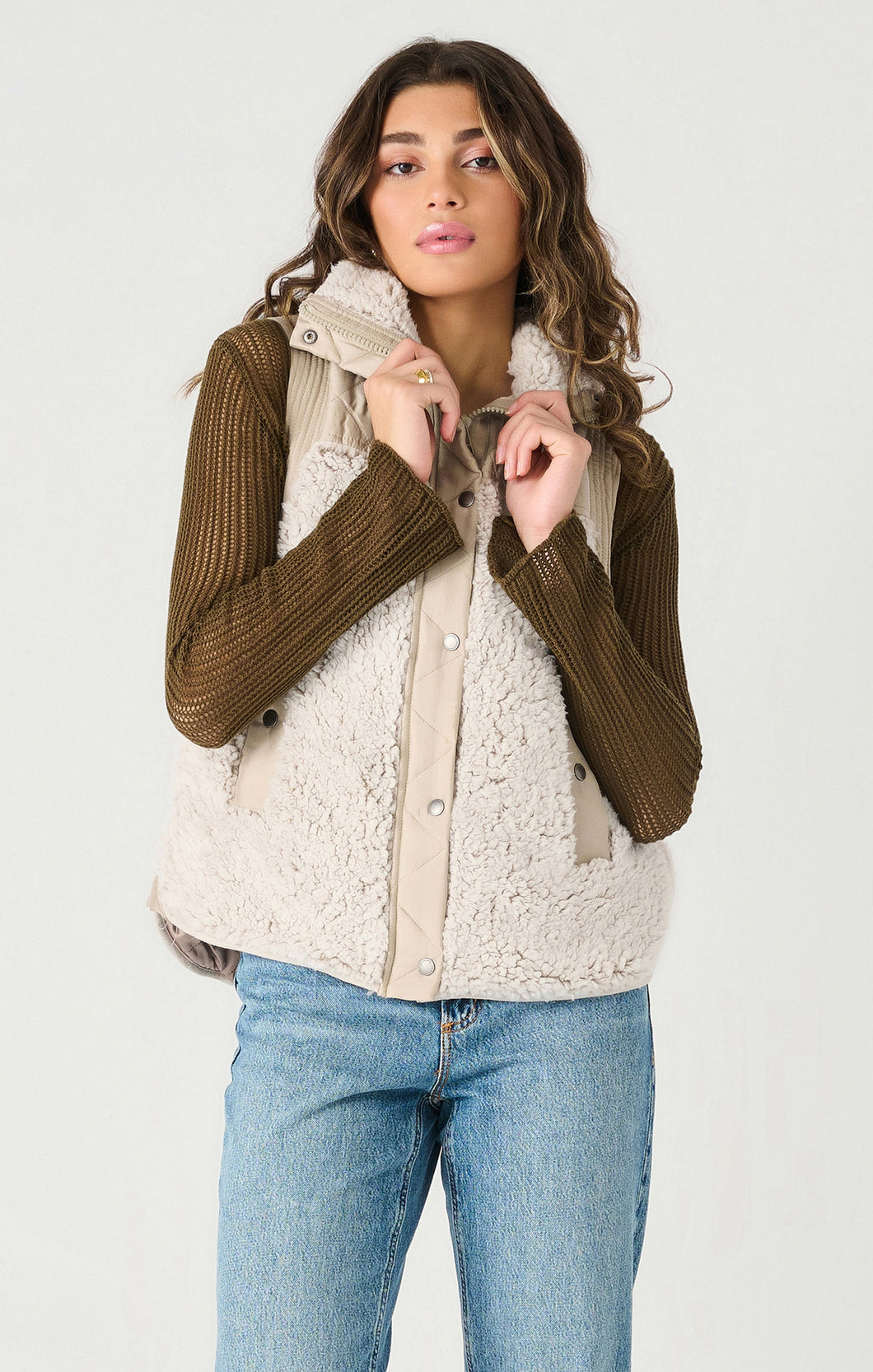 Beige Taupe sherpa vest, short.