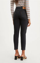Load image into Gallery viewer, Levi&#39;s® Wedgie Icon Fit - Wild Bunch
