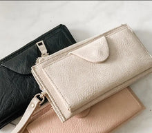 Load image into Gallery viewer, Wristlet Wallet
